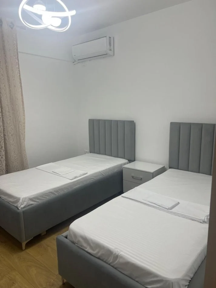 Tirane, jepet me qera apartament 2+1 Kati 5, 93 m² 800 € perballe (Delijorgji)