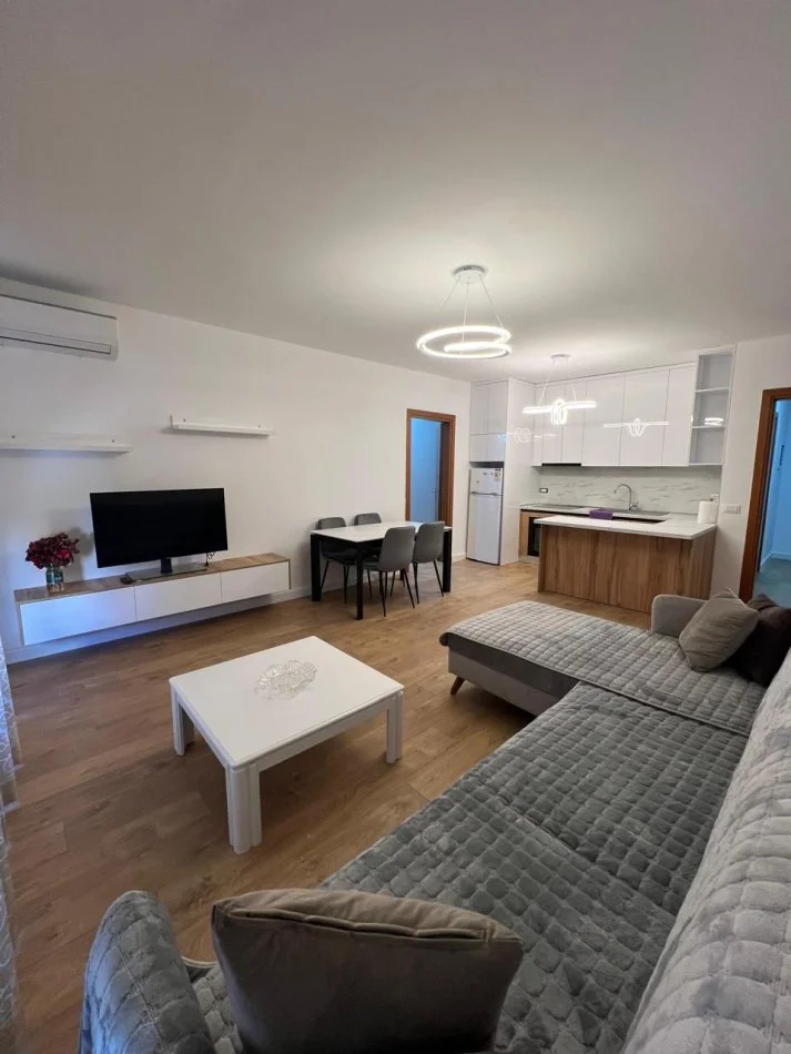 Tirane, jepet me qera apartament 2+1 Kati 5, 93 m² 800 € perballe (Delijorgji)
