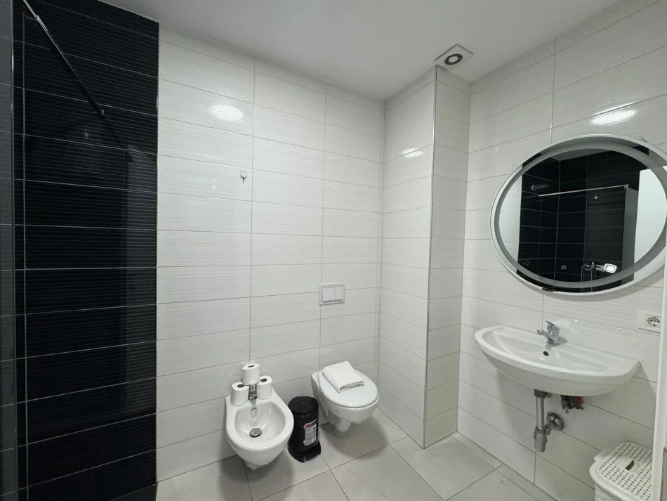 Tirane, jepet me qera apartament 1+1+Ballkon Kati 3, 70 m² 750 € (Kompleksi Olimpiku)