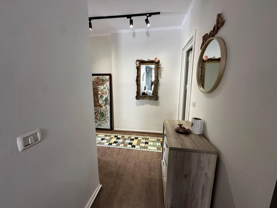 Mali Robit, shitet garsonier 1+1 Kati 1, 45 m² 73.000 € 