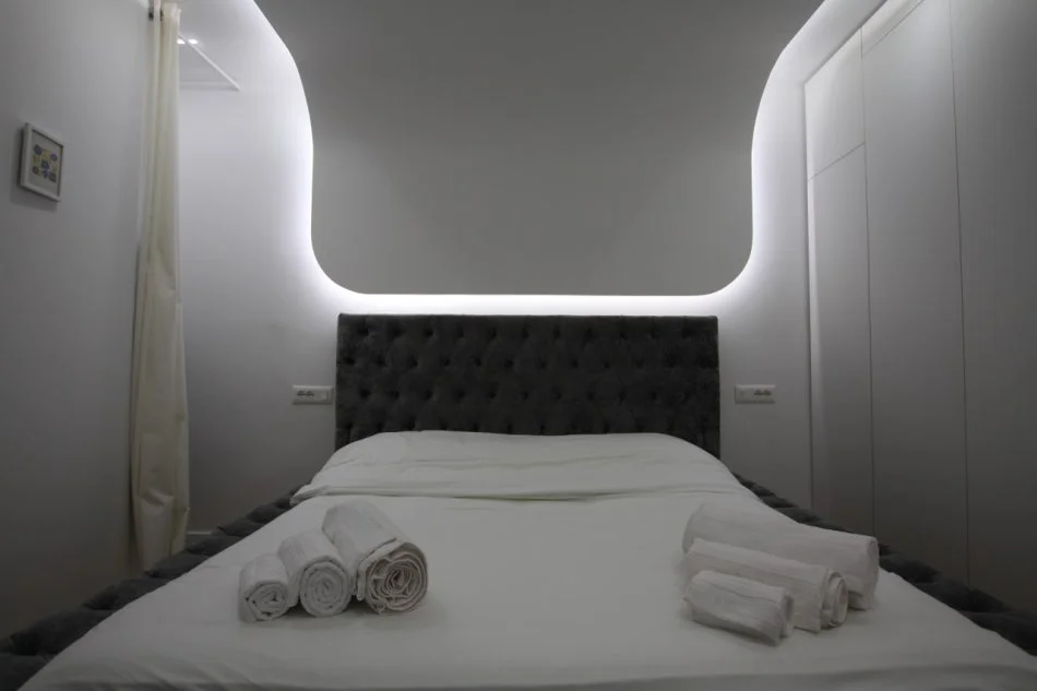 Me Qera : Garsoniere📍21 Dhjetori (Prane Vodafone) - 550€ - Sp.35m² - 100% e Re✨