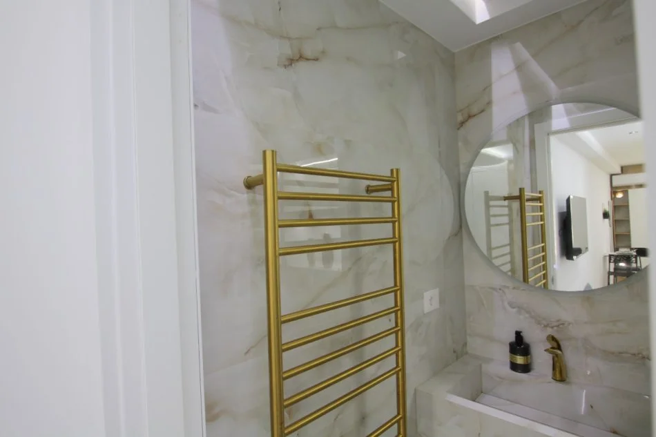 Me Qera : Garsoniere📍21 Dhjetori (Prane Vodafone) - 550€ - Sp.35m² - 100% e Re✨