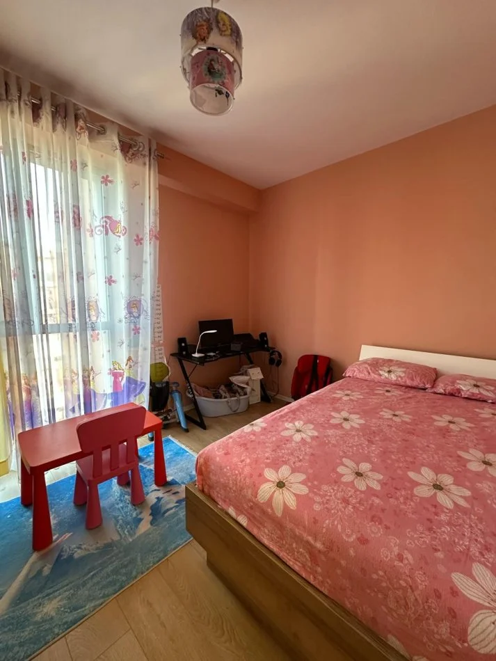 Tirane, jepet me qera apartament 2+1 Kati 9, 750 € (Kompleksi ASL, prane pediatrise)