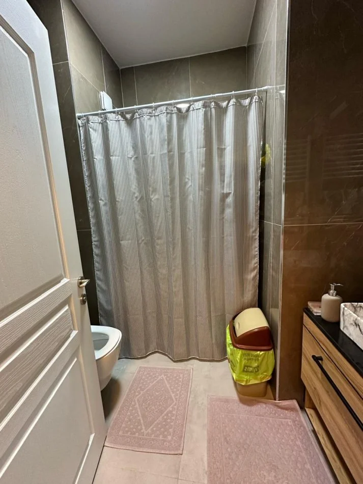 Tirane, jepet me qera apartament 2+1 Kati 9, 750 € (Kompleksi ASL, prane pediatrise)