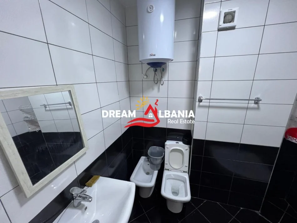 Tirane, jepet me qera apartament 2+1 Kati 6, 110 m² 690 € (Ne Qender te Tiranes tek Kompleksi Panorama)