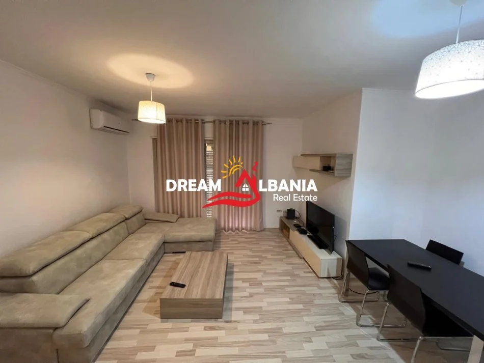 Tirane, jepet me qera apartament 2+1 Kati 6, 110 m² 690 € (Ne Qender te Tiranes tek Kompleksi Panorama)