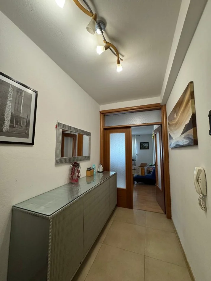 Tirane, jepet me qera apartament 2+1+Ballkon Kati 3, 80 m² 600 € (Selite \ kodra e diellit)