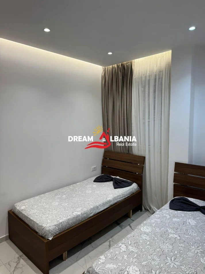 Tirane, jepet me qera apartament 1+1 Kati 1, 65 m² 450 € (Rruga 5 Maji, prane Concord Center)