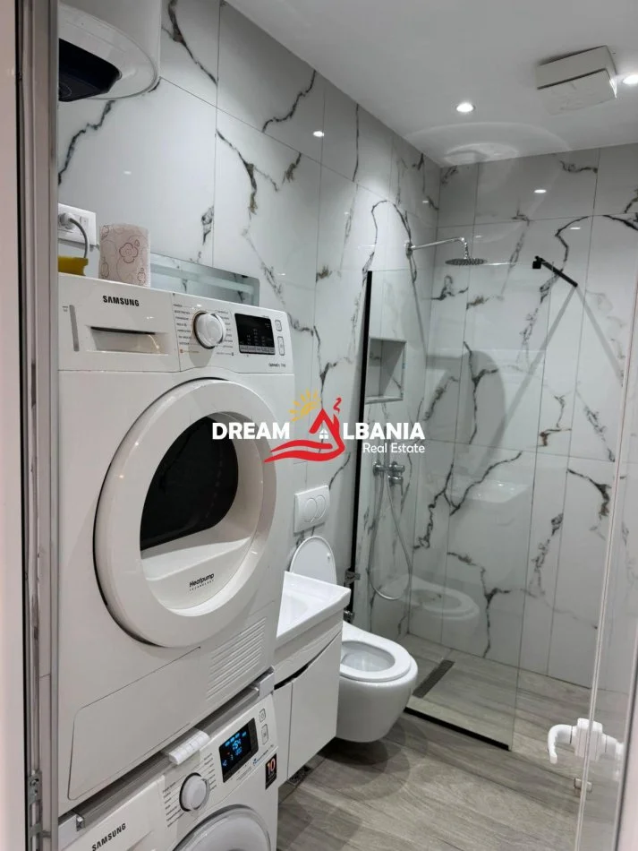 Tirane, jepet me qera apartament 1+1 Kati 1, 65 m² 450 € (Rruga 5 Maji, prane Concord Center)