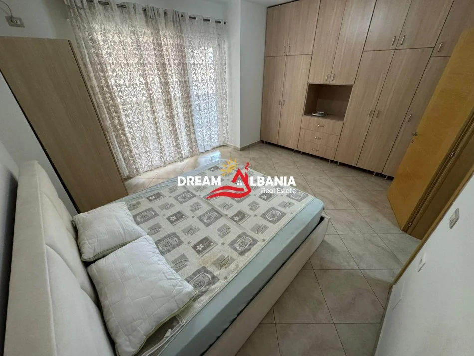 Tirane, jepet me qera apartament 1+1 Kati 4, 80 m² 600 € (ne Qender te Tiranes tek Selvia)
