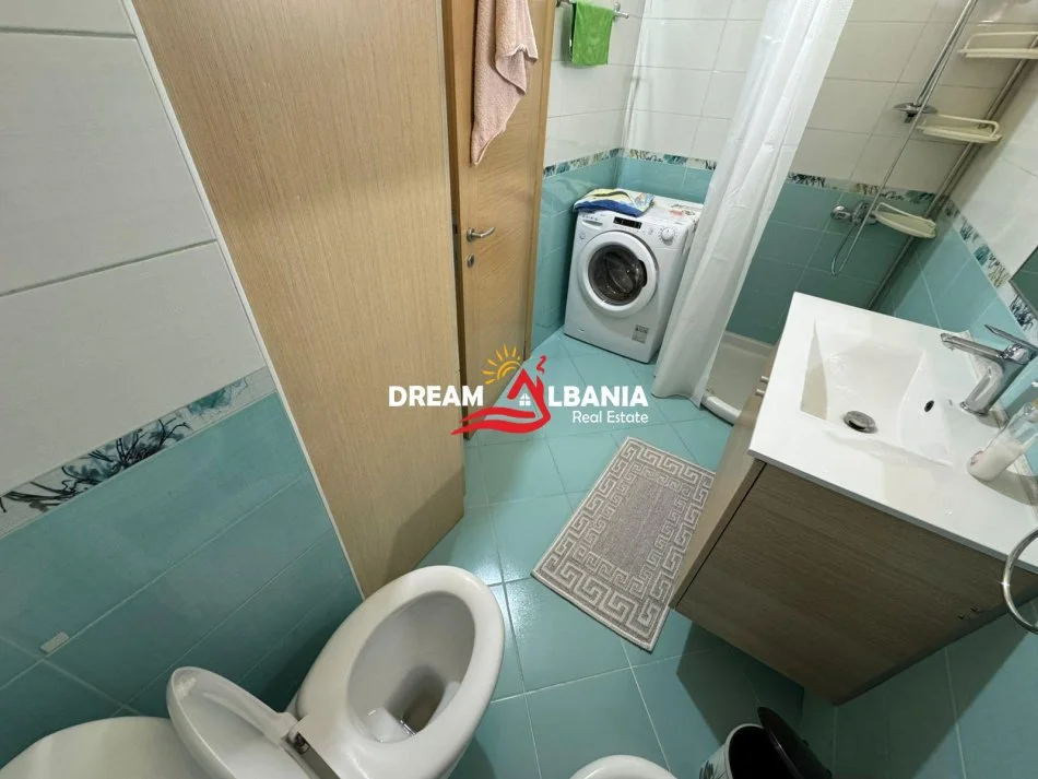 Tirane, jepet me qera apartament 1+1 Kati 4, 80 m² 500 € (ne Qender te Tiranes tek Selvia)