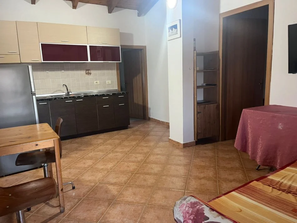 Tirane, jepet me qera apartament 2+1 Kati 3, 410 € 