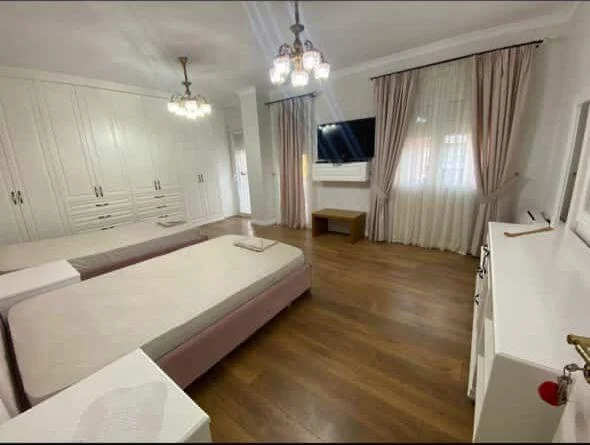 Tirane, jepet me qera apartament 2+1 Kati 3, 110 m² 800 € (Don Bosko)