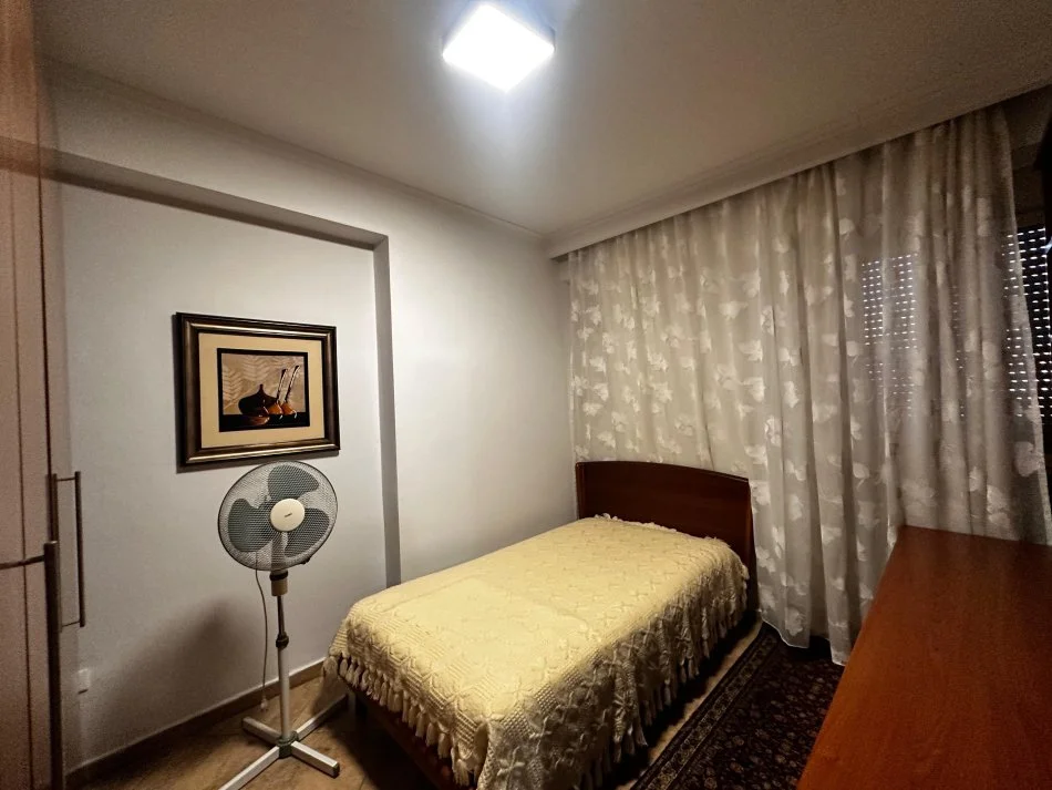 Tirane, jepet me qera apartament 2+1 Kati 3, 100 m² 750 € (Kompleksi Delijorgji)