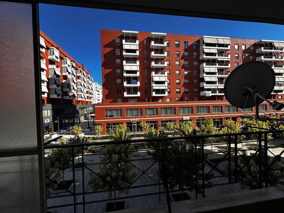 Tirane, jepet me qera apartament 2+1 Kati 3, 100 m² 750 € (Kompleksi Delijorgji)