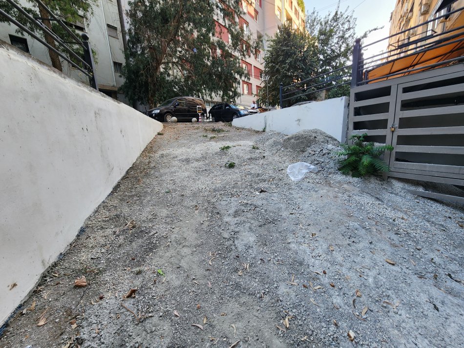 Shitet Ambient / Magazinë ( pas ish UET-së - bar Fame ) kat. -1 | Sip 319 m² 220.000€