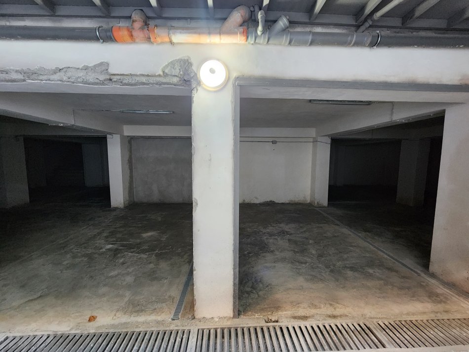 Shitet Ambient / Magazinë ( pas ish UET-së - bar Fame ) kat. -1 | Sip 319 m² 220.000€