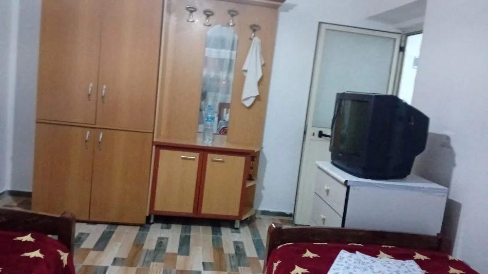 Tirane, jepet me qera apartament 2+1 Kati 1, 75 m² 410 € (rruga andrea mano)