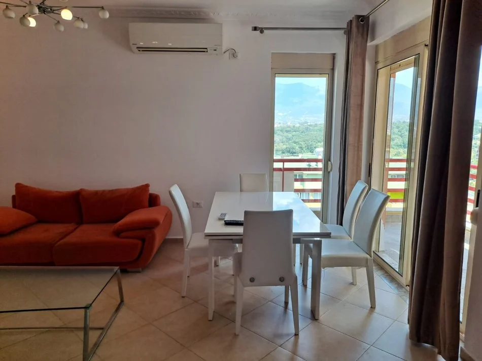 Tirane, jepet me qera apartament 2+1 Kati 4, 110 m² 1.000 € (rruga liqeni i thate)