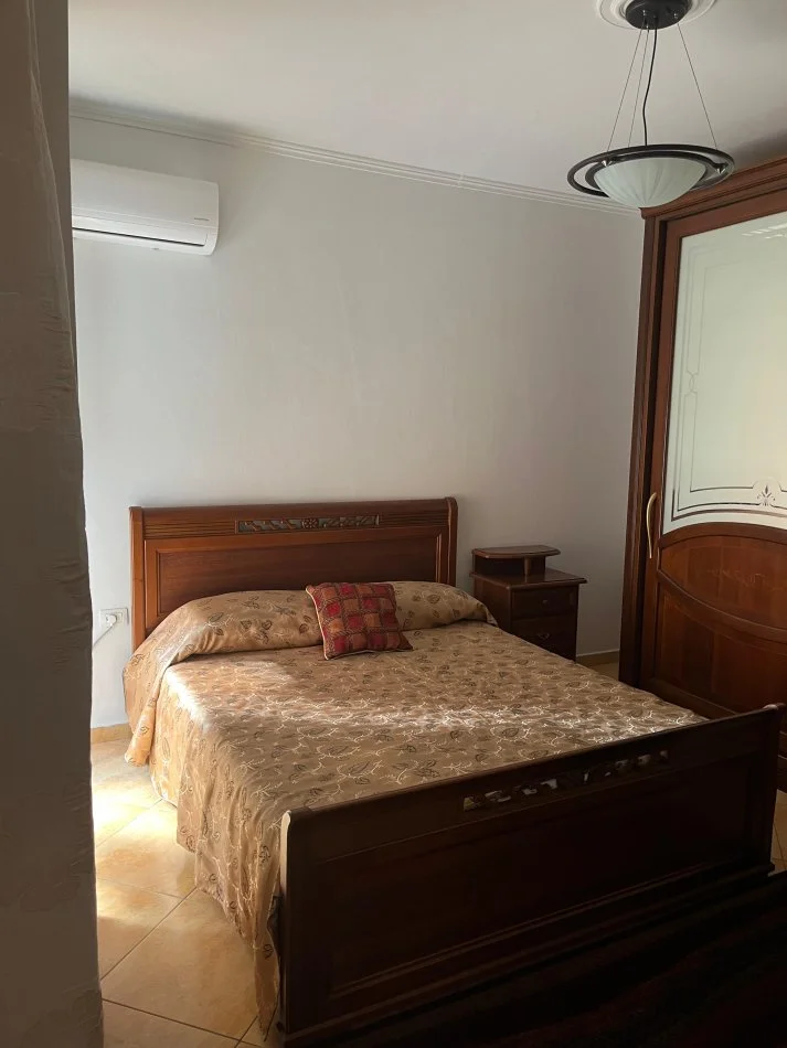 Tirane, jepet me qera apartament 1+1 Kati 3, 75 m² 550 €