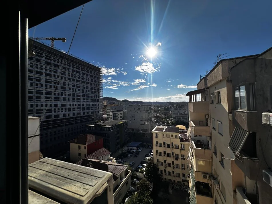 Tirane, jepet me qera 2+1 Kati 3, 90 m² 500 € (Rruga Ibrahim Kodra)