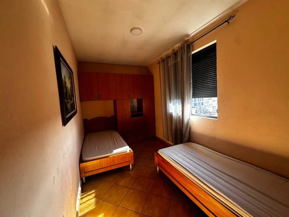 Tirane, jepet me qera 2+1 Kati 3, 90 m² 500 € (Rruga Ibrahim Kodra)
