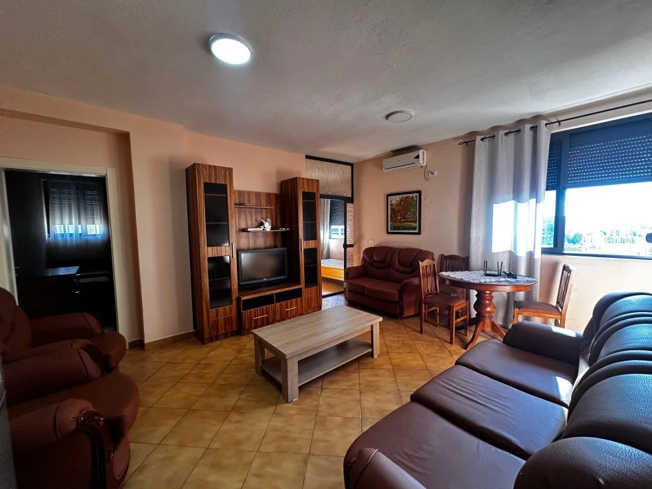 Tirane, jepet me qera 2+1 Kati 3, 90 m² 500 € (Rruga Ibrahim Kodra)