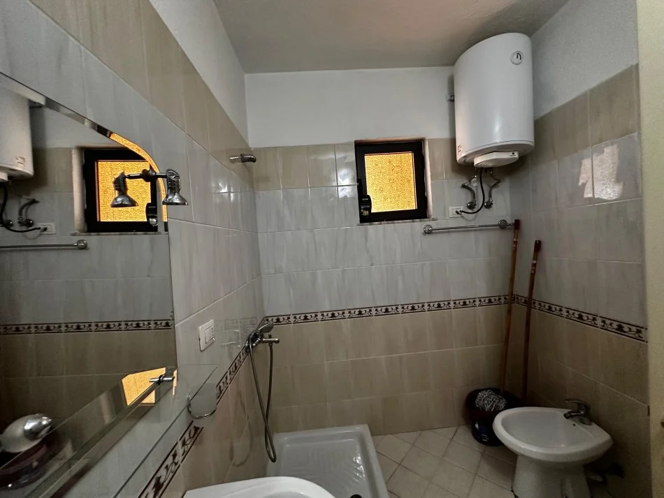 Tirane, jepet me qera 2+1 Kati 3, 90 m² 500 € (Rruga Ibrahim Kodra)