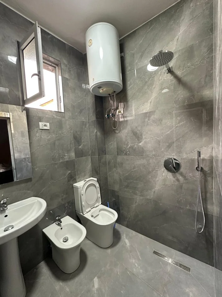 Tirane, jap me qera apartament 1+1 Kati 2, 70 m² 500 € 