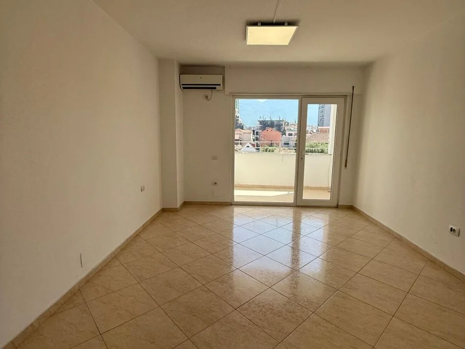 Tirane, jepet me qera apartament 2+1 Kati 2, 128 m² 600 € (ID: 1005-7)