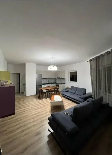 Tirane, jepet me qera apartament 2+1 Kati 3, 110 m² 430 € 