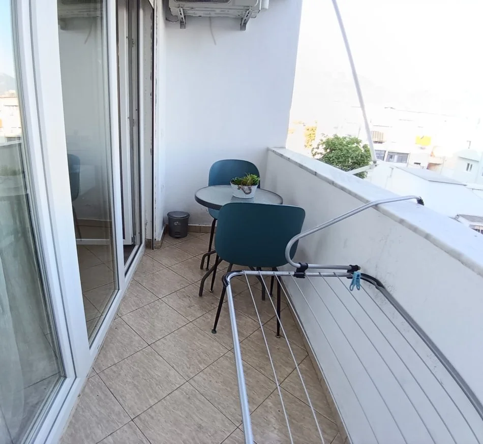 Tirane, jepet me qera apartament 1+1+Ballkon Kati 5, 76 m² 700 € (Pazari i Ri)