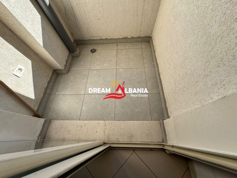 Tirane, shitet apartament 2+1 Kati 6, 93 m² 164.000 € (Rruga Kavajes, prane Amerikan 3)