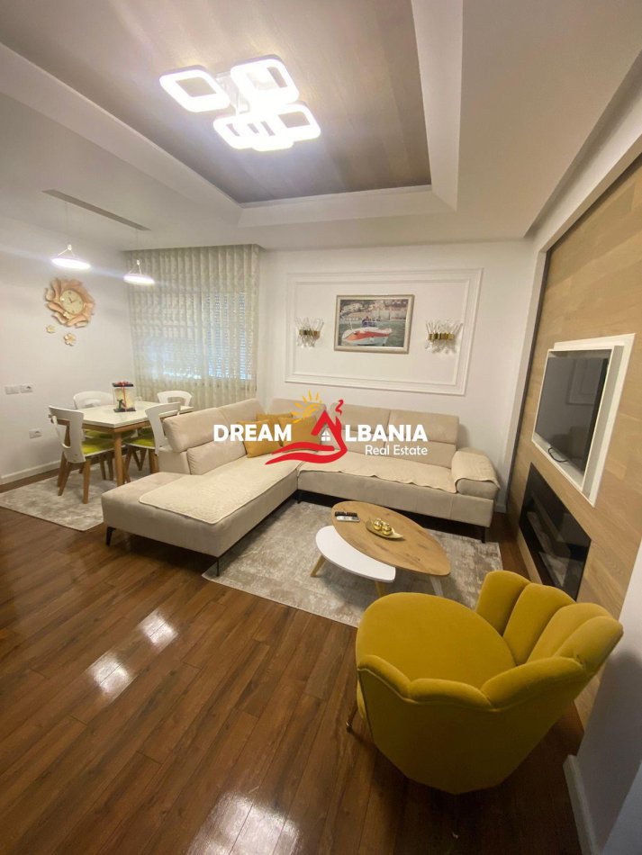 Tirane, shitet apartament 2+1 Kati 4, 93 m² 205.000 € (liqeni i thate)