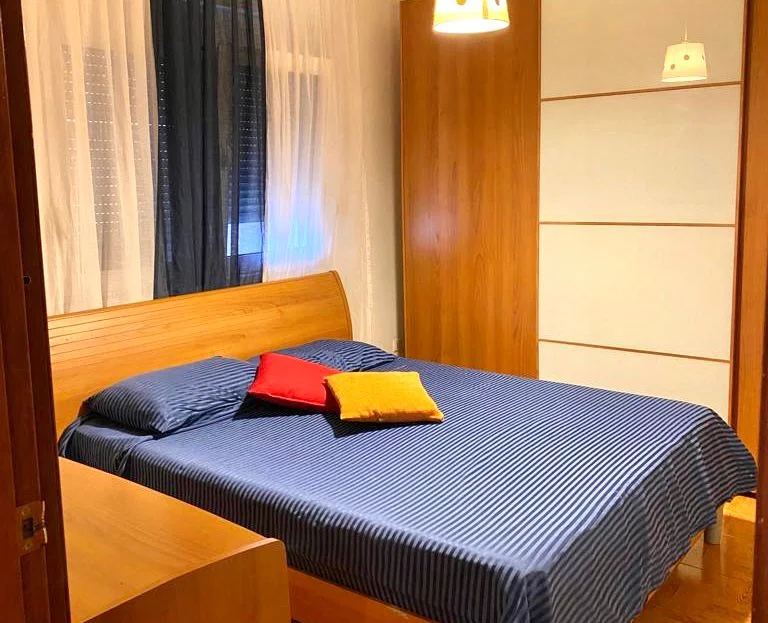 Dubleks me qera 180 m2 3+1+2+1 ballkon + verandë& 1 post parkimi📍21 dhjetori ( frosina plaku) 1000 euro