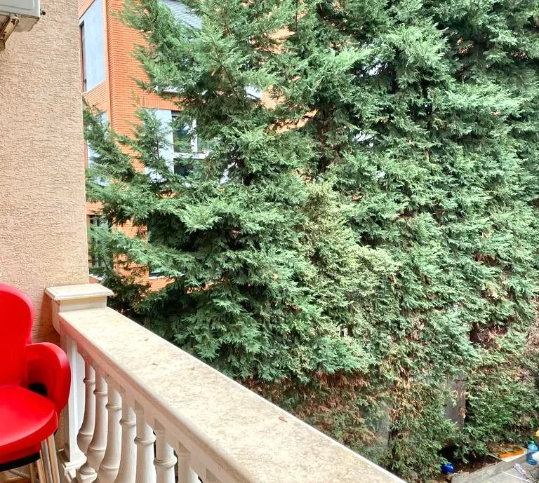 Dubleks me qera 180 m2 3+1+2+1 ballkon + verandë& 1 post parkimi📍21 dhjetori ( frosina plaku) 1000 euro