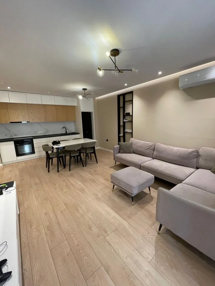 Tirane, jepet me qera apartament 2+1 Kati 6, 90 m² 1.000 € (Rruga e Kosovareve)