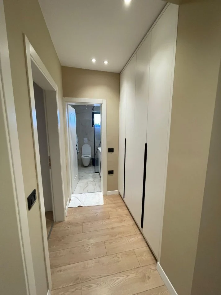 Tirane, jepet me qera apartament 2+1 Kati 6, 90 m² 1.000 € (Rruga e Kosovareve)