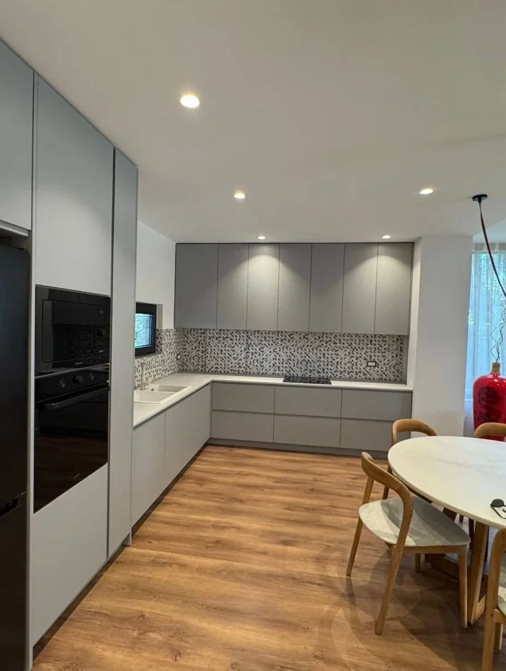 Durres, shitet Vile 2 Katshe Kati 2, 176 m² 840.000 € (gjiri i lalzit)