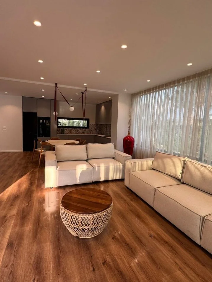 Durres, shitet Vile 2 Katshe Kati 2, 176 m² 840.000 € (gjiri i lalzit)