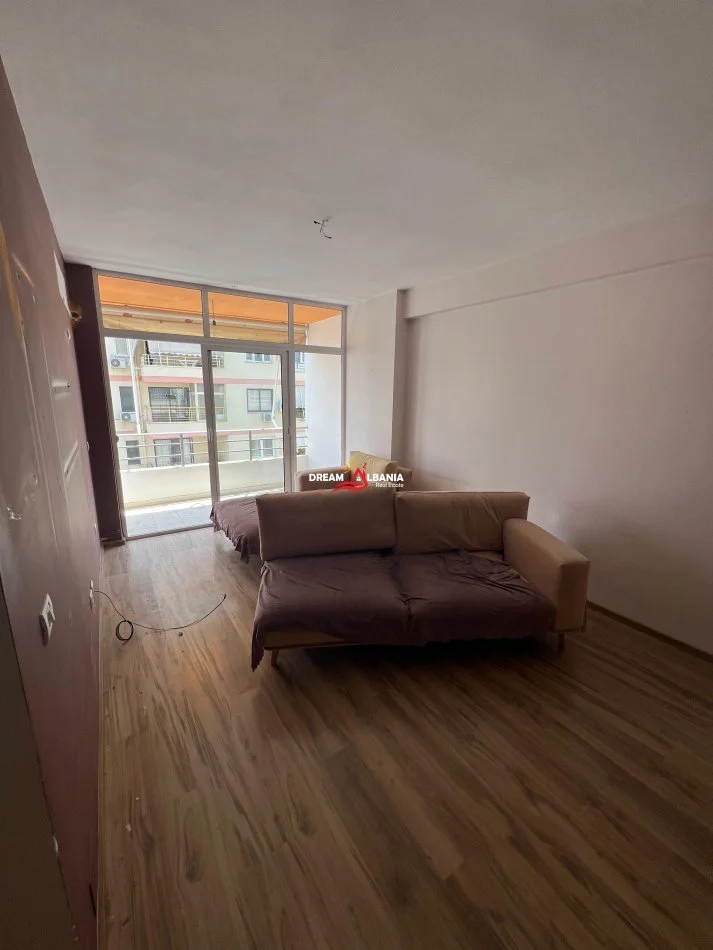 Tirane, shitet apartament 2+1 Kati 5, 102 m² 127.000 € (Ne Astir)