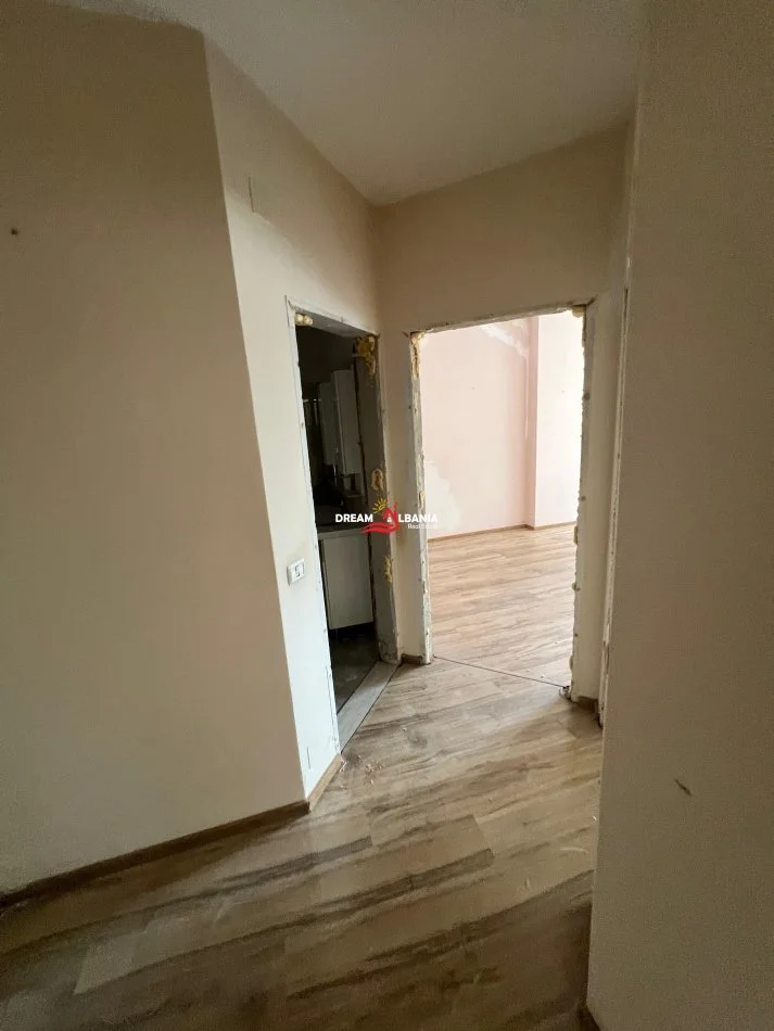 Tirane, shitet apartament 2+1 Kati 5, 102 m² 127.000 € (Ne Astir)