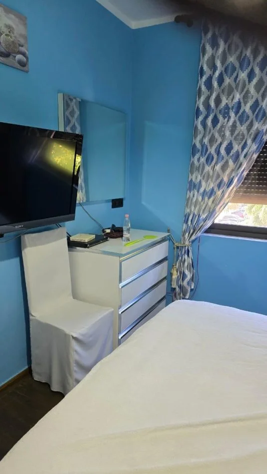 Durres, jepet me qera apartament 1+1 , 40.000 leke/muaj (Muzeumi,Durres)