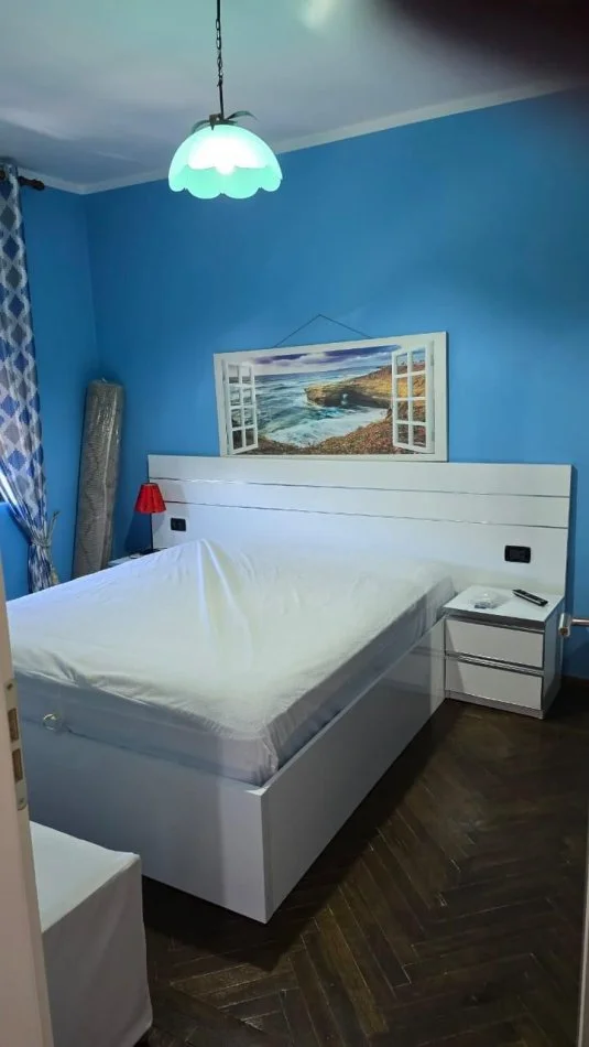 Durres, jepet me qera apartament 1+1 , 40.000 leke/muaj (Muzeumi,Durres)