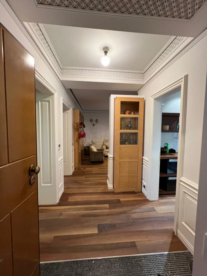 Tirane, jepet me qera apartament 2+1 Kati 2, 700 € 