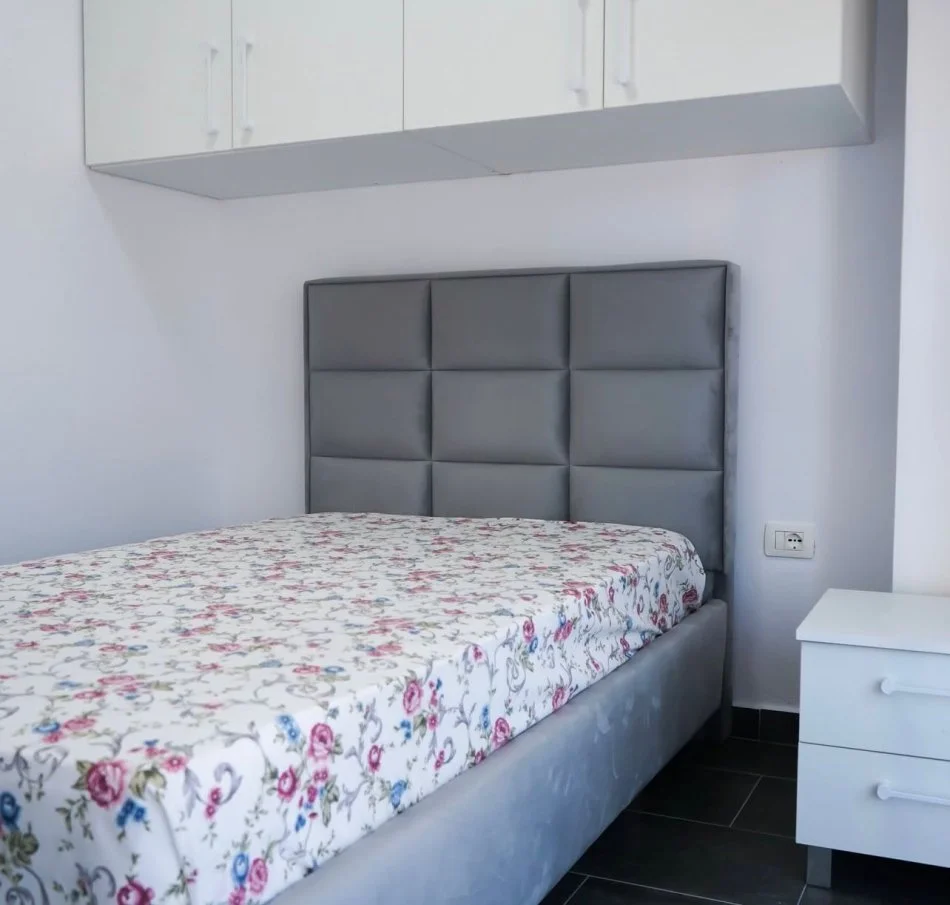 Durres, jepet me qera apartament 2+1 Kati 1, 81 m² 430 € (Plazh,Durres Rruga e Frigoriferit)