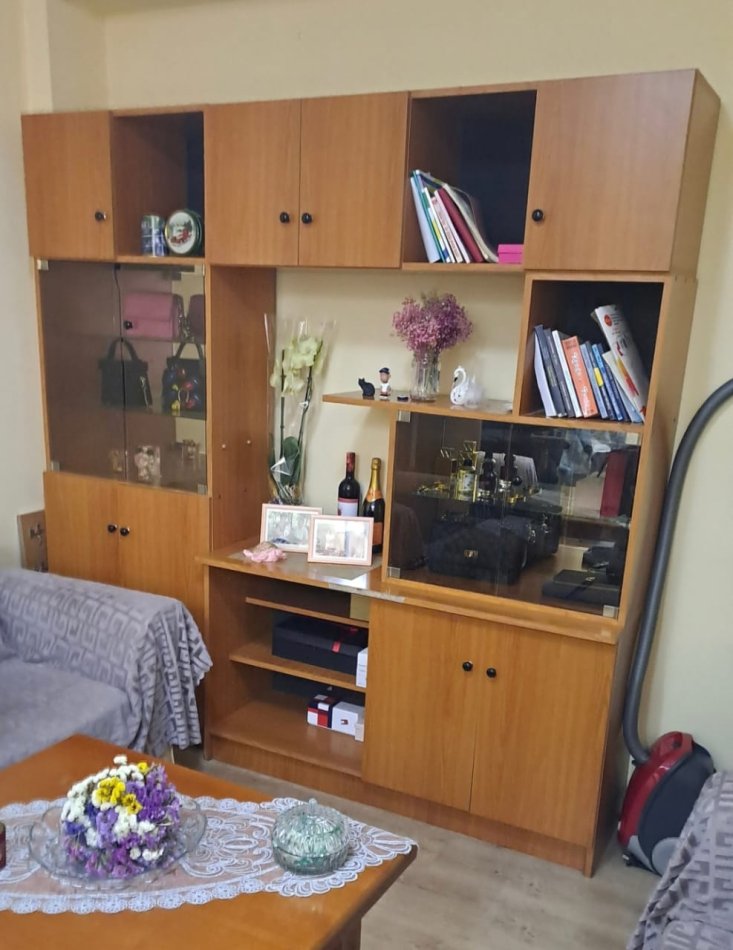 Tirane, shes Mobilje per ambjent ndenjie. 1 €