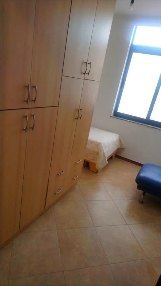 Tirane, jepet me qera apartament 2+1 Kati 8, 78 m² 760 € (rruga sulejman pasha)
