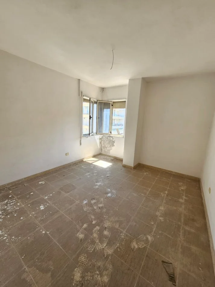 Durres Plazh, shitet apartament 2+1+Aneks+Ballkon Kati 7, 100 m² 120.000 €