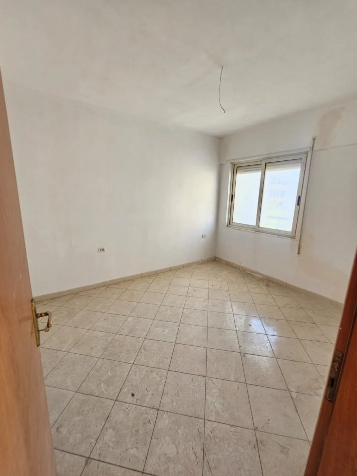 Durres Plazh, shitet apartament 3+1+Aneks+Ballkon Kati 5, 115 m² 130.000 € 